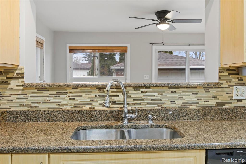 6109 KINLOCH Street, Dearborn Heights, MI 48127 — Photo 20