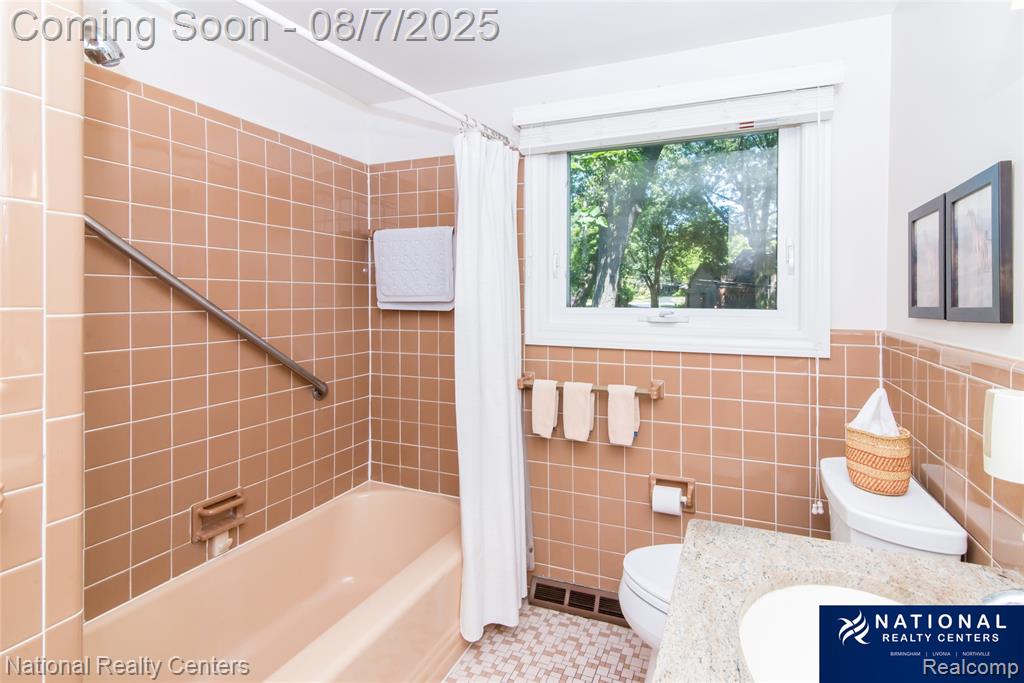 4933 Malibu Drive, Bloomfield Hills, MI 48302 — Photo 45