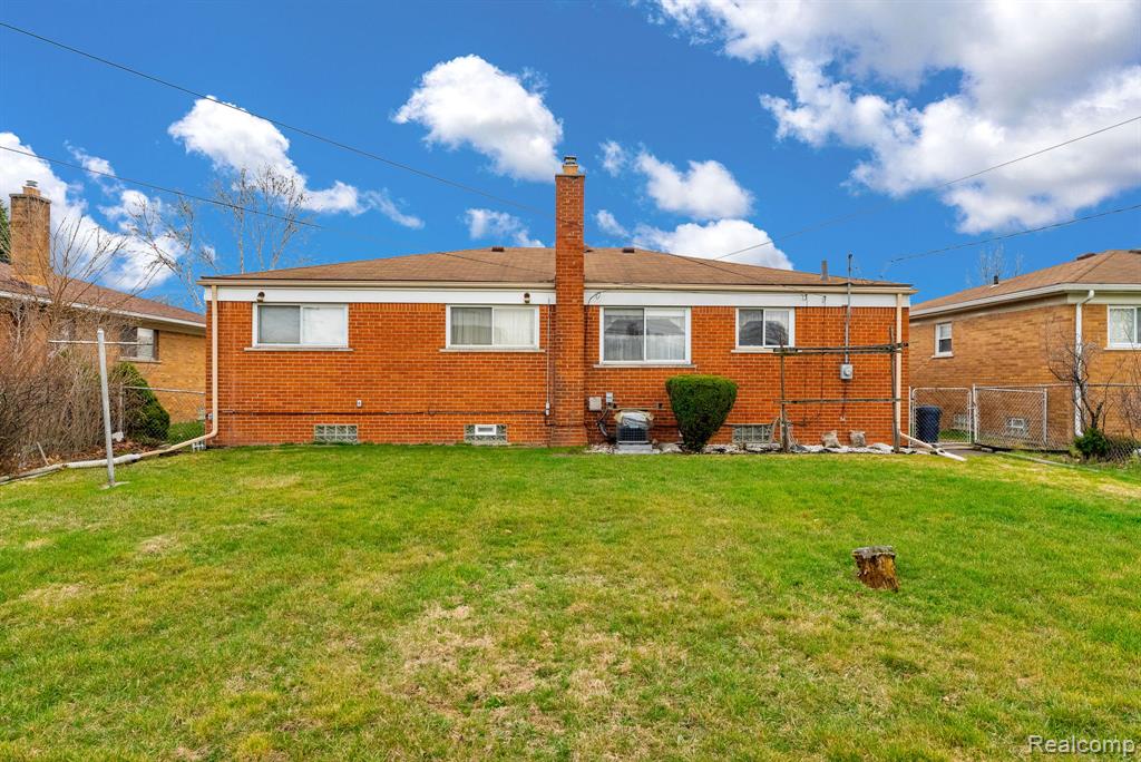 8331 Stanley Drive, Warren, MI 48093 — Photo 34