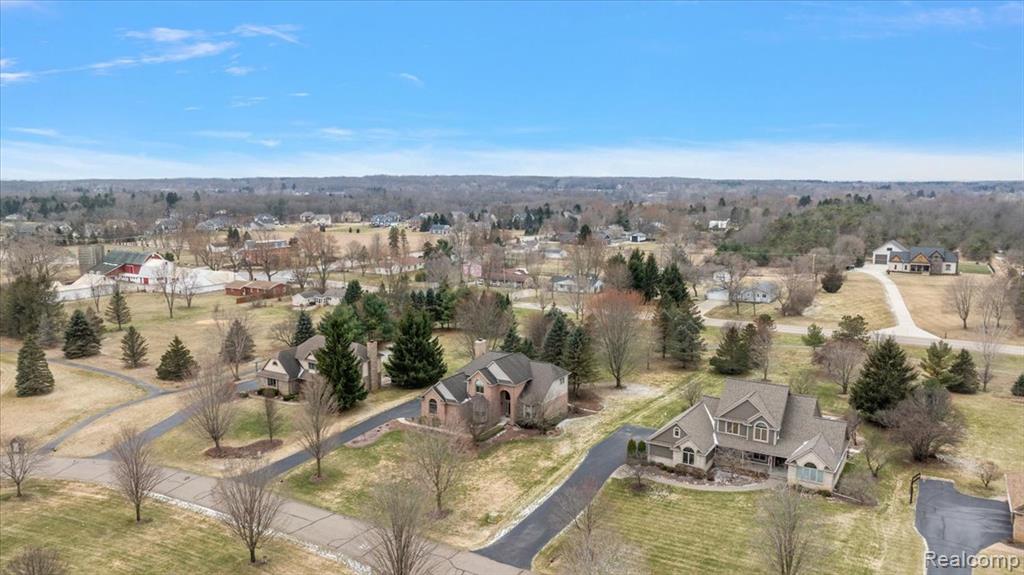 8446 S Shore Drive, Clarkston, MI 48348 — Photo 57