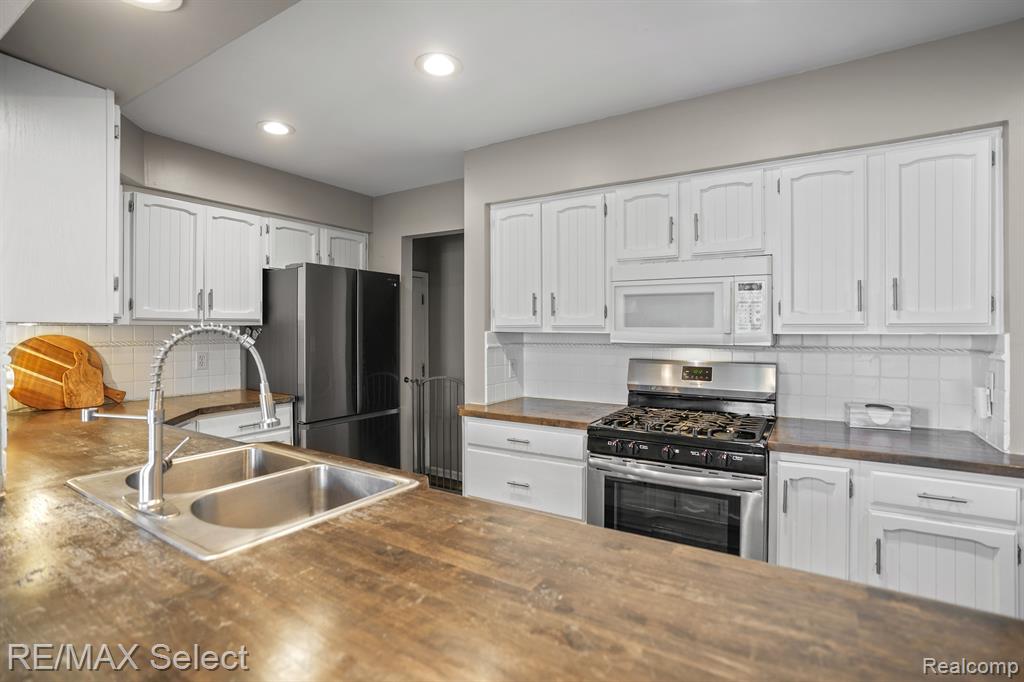 7028 RIEGLER Street, Grand Blanc, MI 48439 — Photo 9