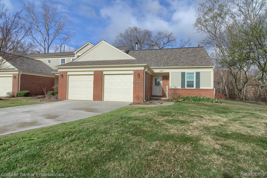 43697 YORKVILLE, Canton, MI 48188 — Photo 2