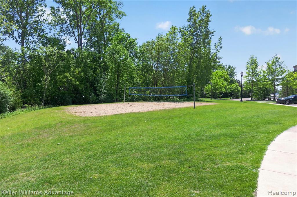 446 Old Pine Way, Walled Lake, MI 48390 — Photo 40