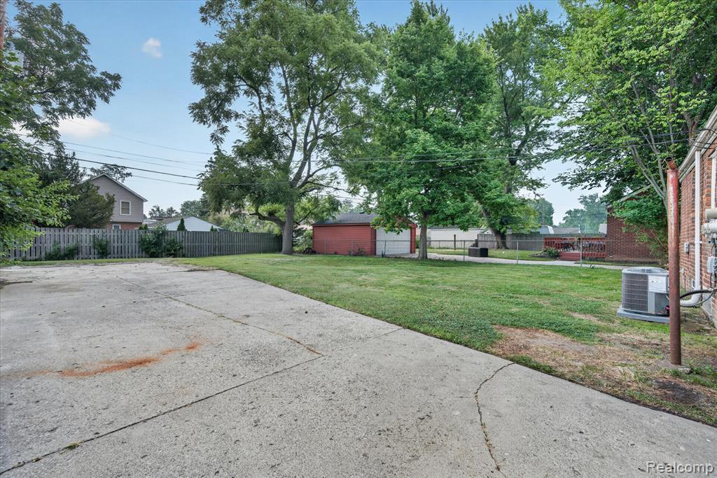 11548 Cardwell Street, Livonia, MI 48150 — Photo 22