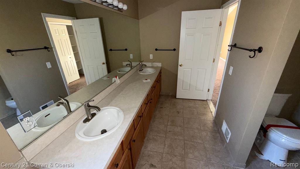 714 Autumn Ridge Drive, Westland, MI — Photo 21