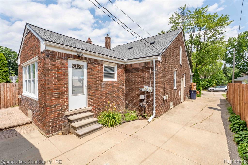 708 S Minerva Avenue, Royal Oak, MI 48067 — Photo 69
