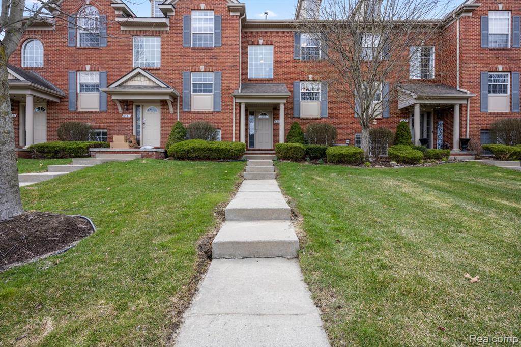 6335 Waldon Center Drive, Unit #16, Clarkston, MI — Photo 6