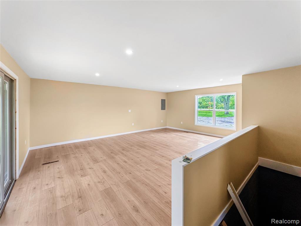 4078 W Coldwater Road, Flint, MI 48504 — Photo 14