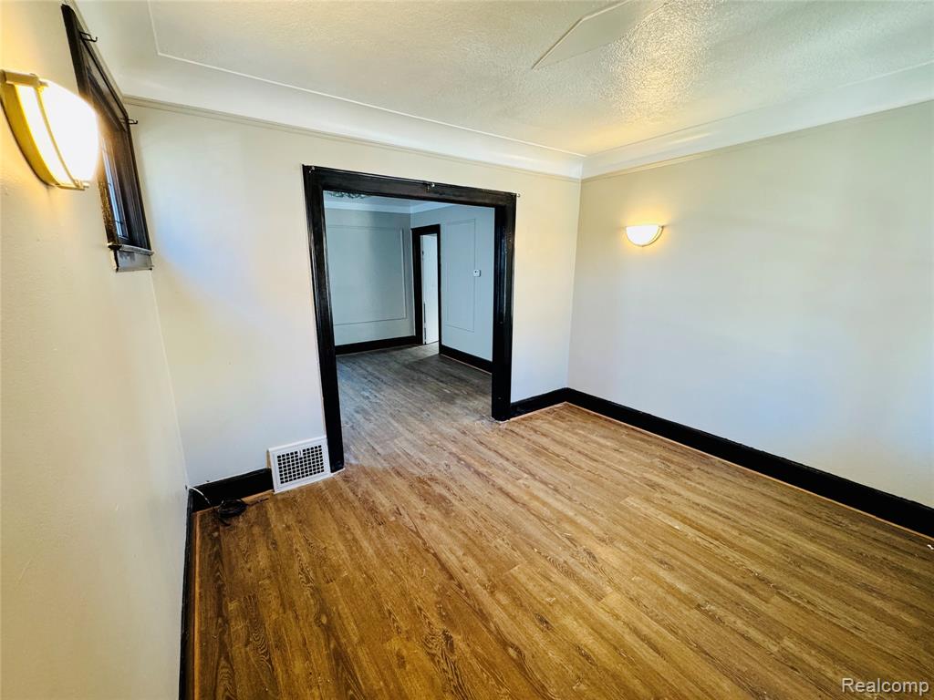 11667 Mitchell Street, Hamtramck, MI 48212 — Photo 3