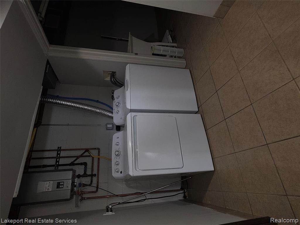 2549 Riverwood Dr Drive, Port Huron, MI 48060 — Photo 12