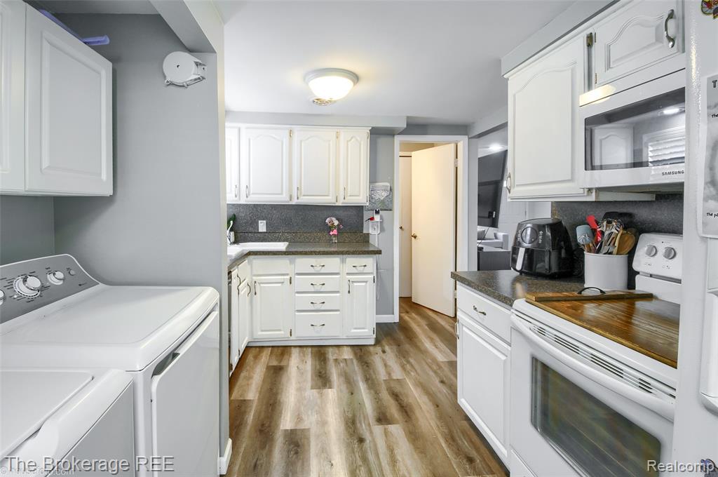 4462 Dye Road, Swartz Creek, MI 48473 — Photo 17