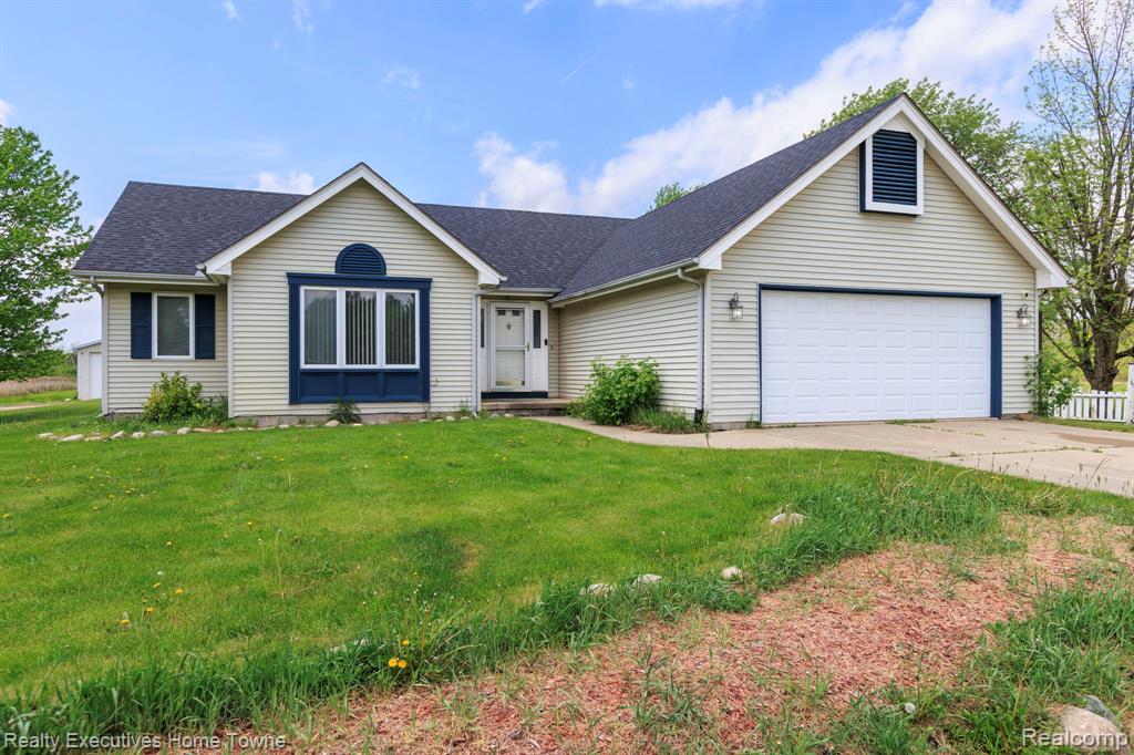 1041 Mackie Road, Almont, MI 48003 — Photo 11