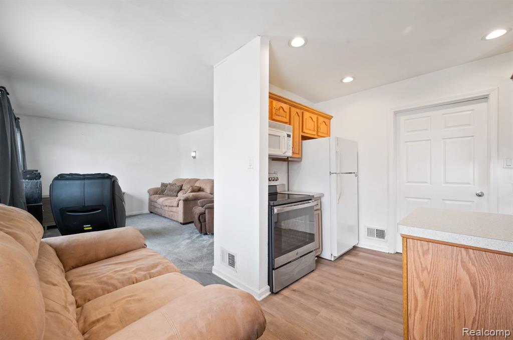 7256 Deering Street, Westland, MI — Photo 10