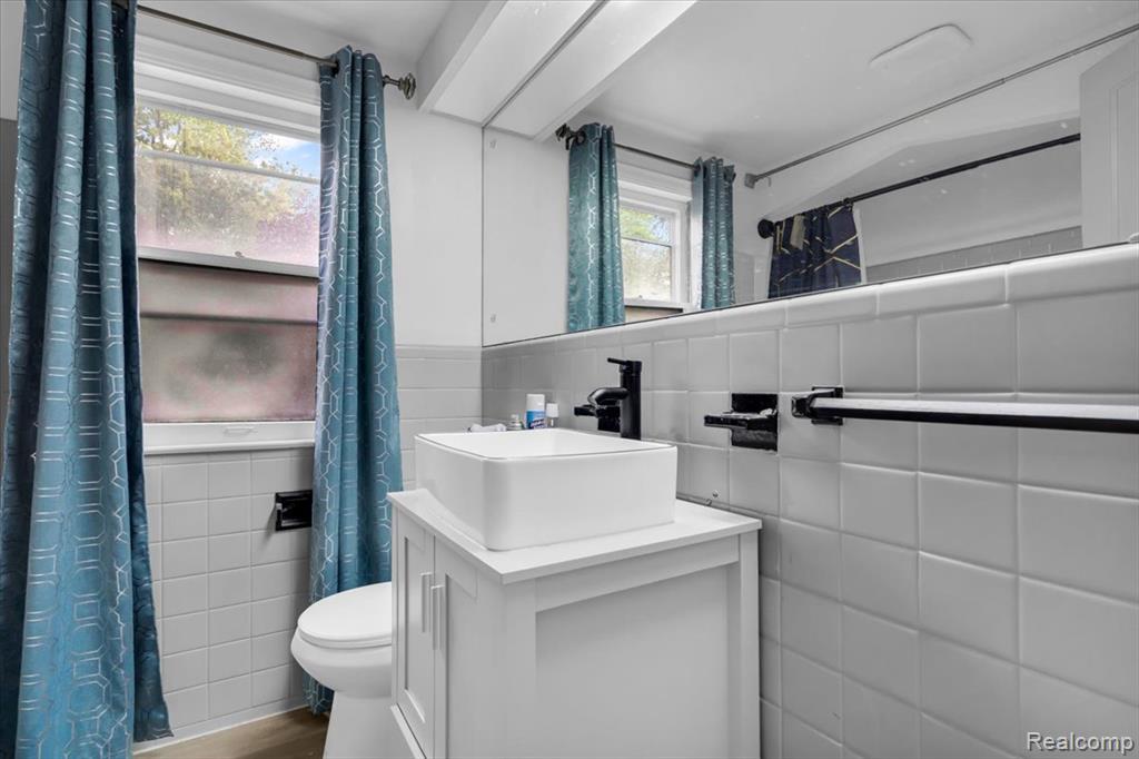 4995 Hillcrest Street, Grosse Pointe, MI 48236 — Photo 20