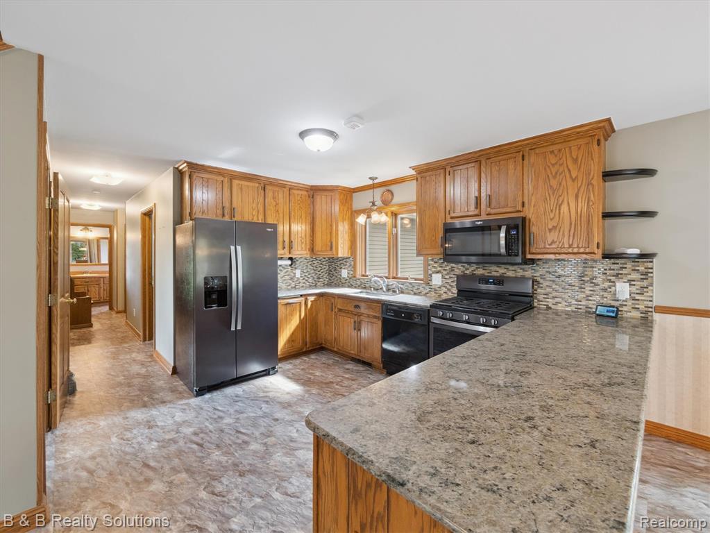 8560 Hough Road, Almont, MI 48003 — Photo 11