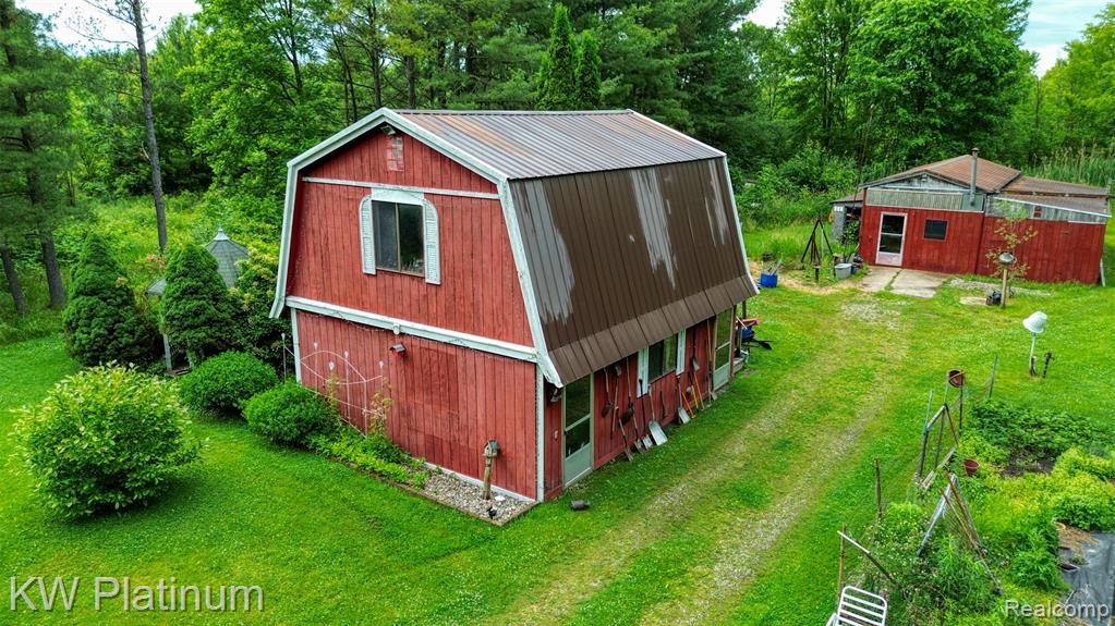 6636 Broadbridge Road, Cottrellville, MI — Photo 9