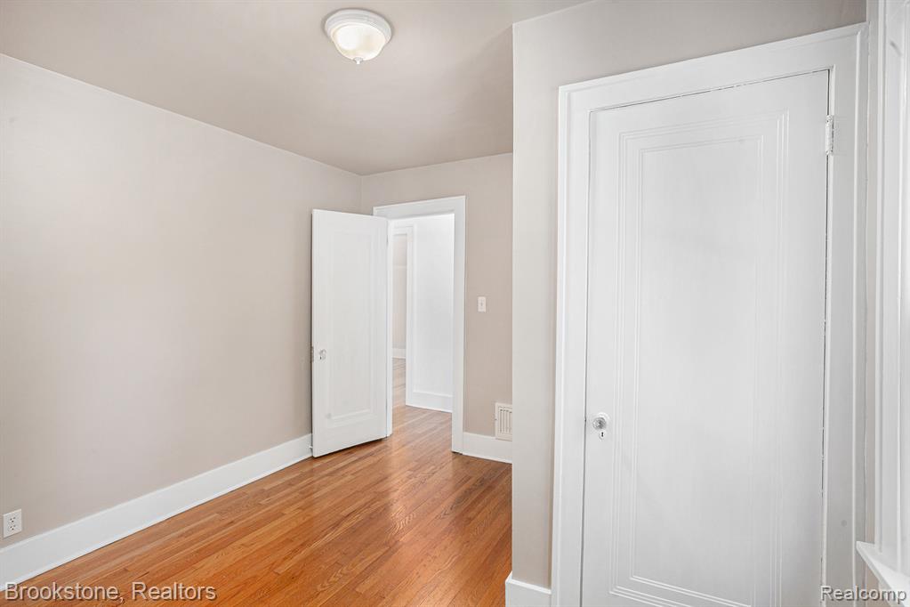 159 Alice Avenue, Bloomfield, MI 48302 — Photo 21