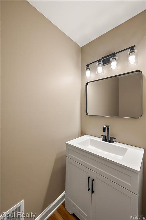 6728 Eckerman Drive, Troy, MI 48085 — Photo 32
