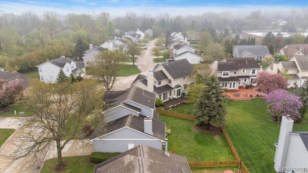 47235 SCARLET Drive S, Novi, MI — Photo 57