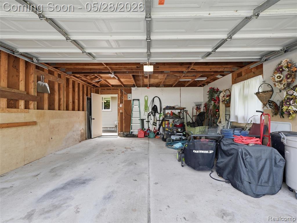 21156 Robinson Street, Farmington, MI 48336 — Photo 22