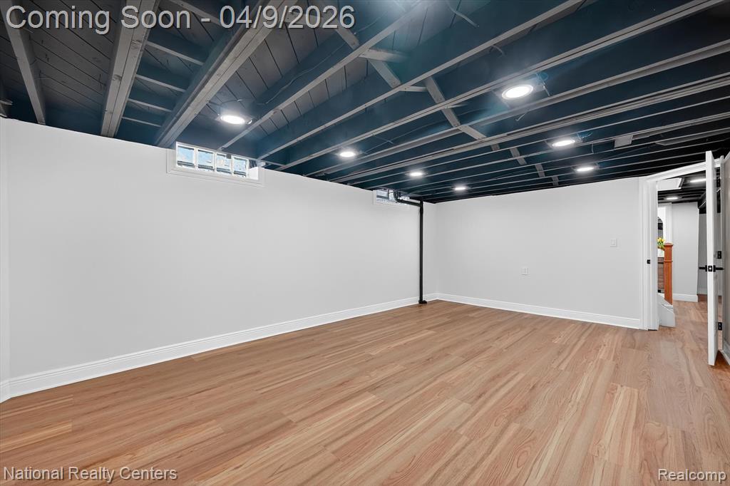 205 Royal Park Lane, Madison Heights, MI 48071 — Photo 38
