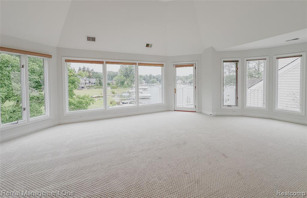 5742 PUTNAM Drive, West Bloomfield, MI 48323 — Photo 37