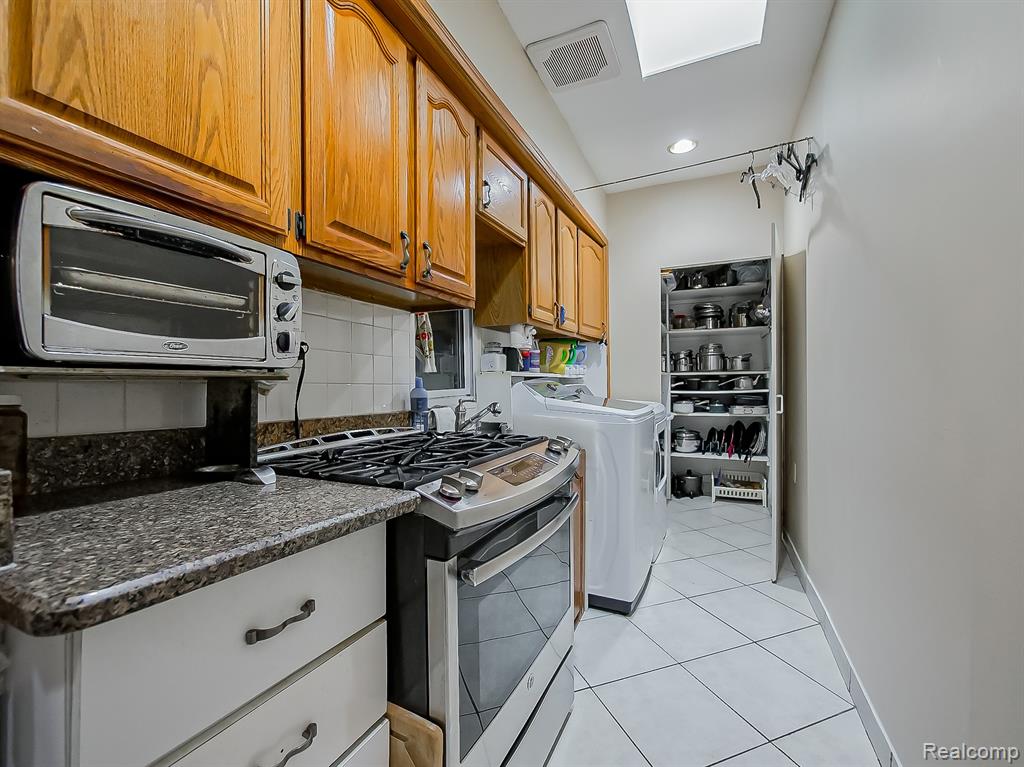 5152 Bayside Drive, Troy, MI 48098 — Photo 12