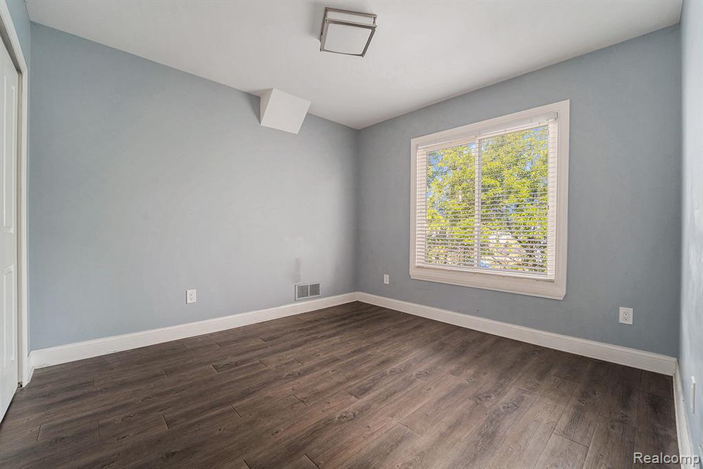 541 Alger Street, Detroit, MI 48202 — Photo 17