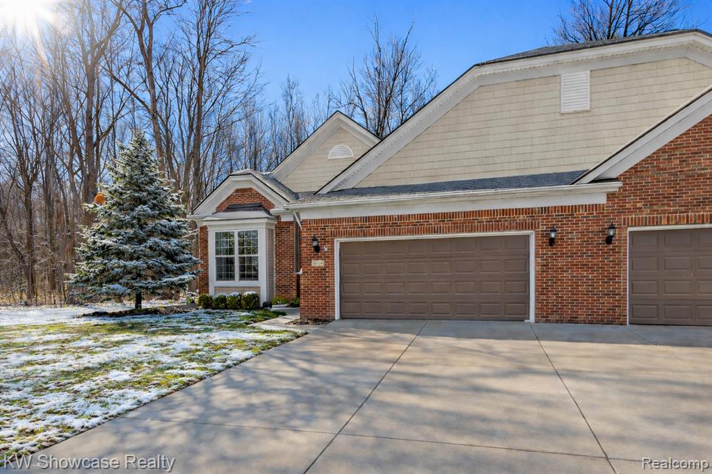 49724 Broadacre Drive, 57, Macomb, MI 48042 — front exterior