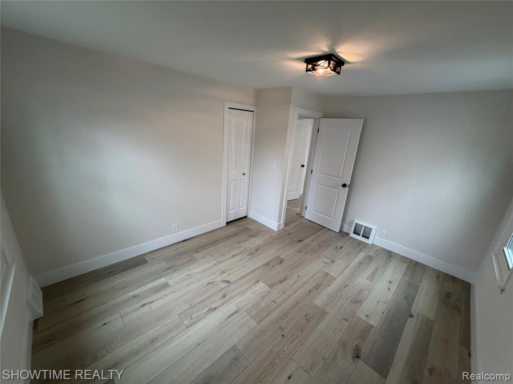 12200 Helen Street, Southgate, MI 48195 — Photo 12
