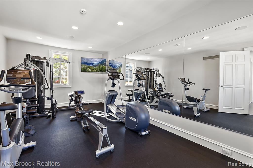 3251 W Shore Drive, Orchard Lake Village, MI 48324 — Photo 27
