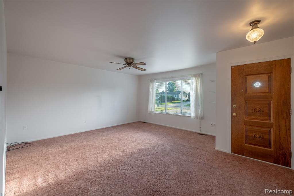 6120 King Arthur Drive, Swartz Creek, MI 48473 — Photo 6