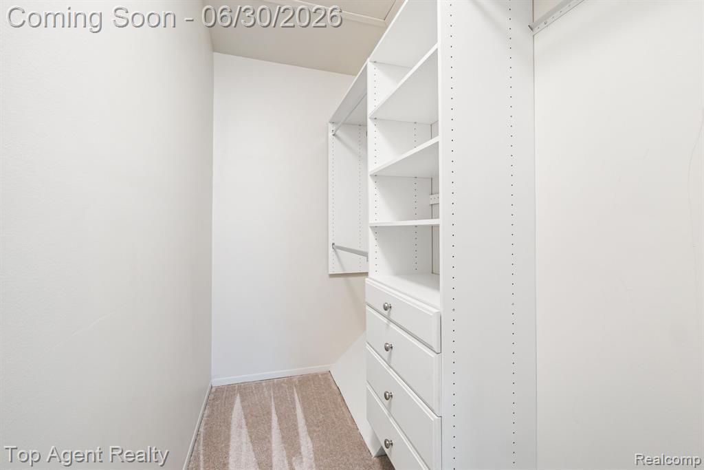 38887 Country Circle, Farmington Hills, MI 48331 — Photo 18