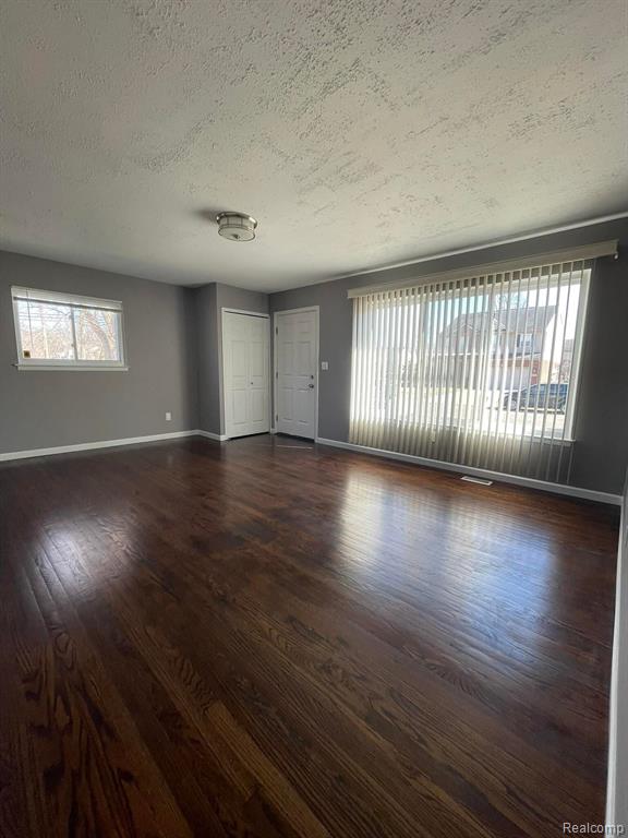 5775 N DOWLING Street, Westland, MI — Photo 4