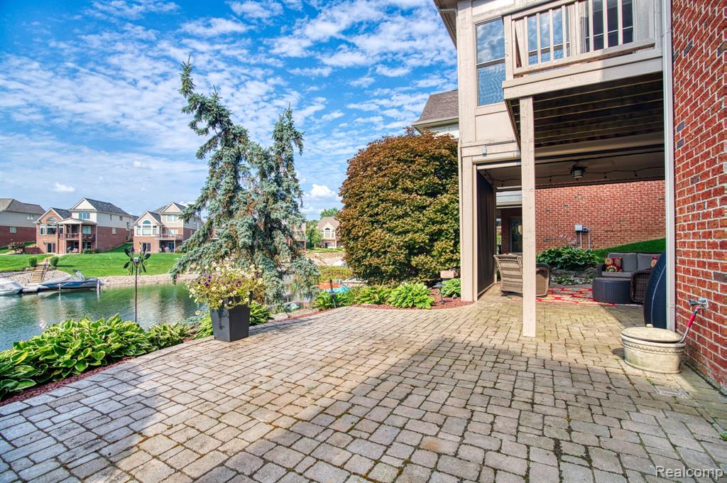 10769 CLIFFVIEW Drive, South Lyon, MI 48178 — Photo 51
