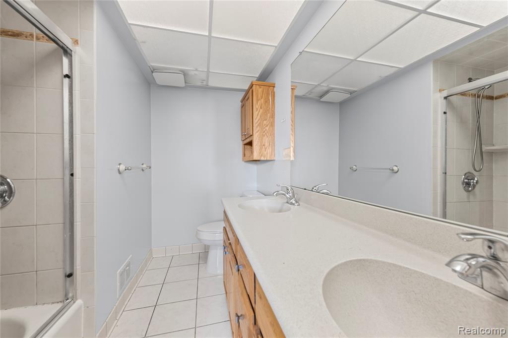 4900 Kadena Court, Sterling Heights, MI 48310 — Photo 24