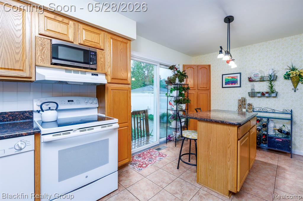 430 N Batchewana Street, Clawson, MI — Photo 16