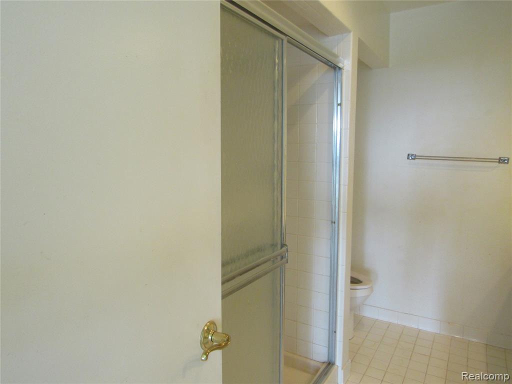 15801 Providence Drive, 10C, Southfield, MI 48075 — Photo 16