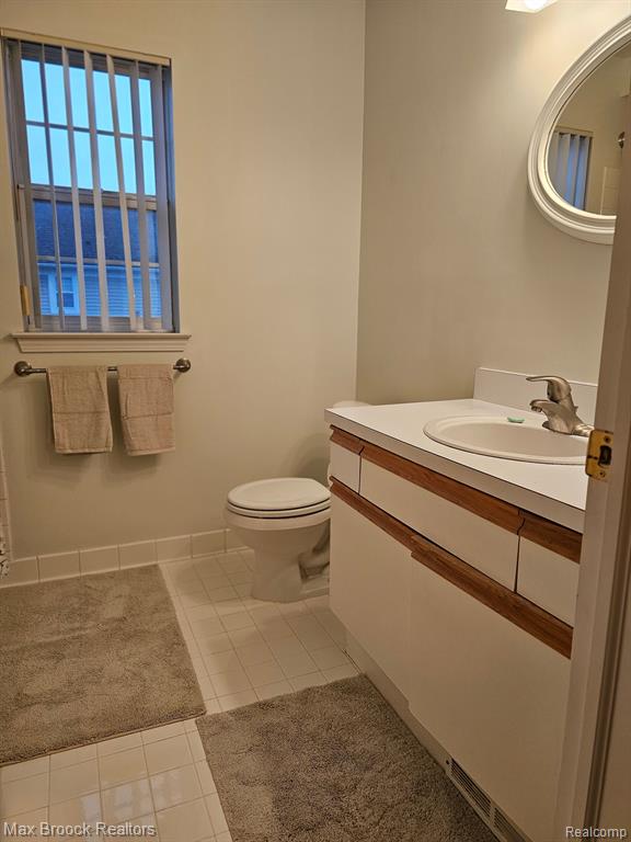 4257 BERKSHIRE Drive, Sterling Heights, MI 48314 — Photo 16