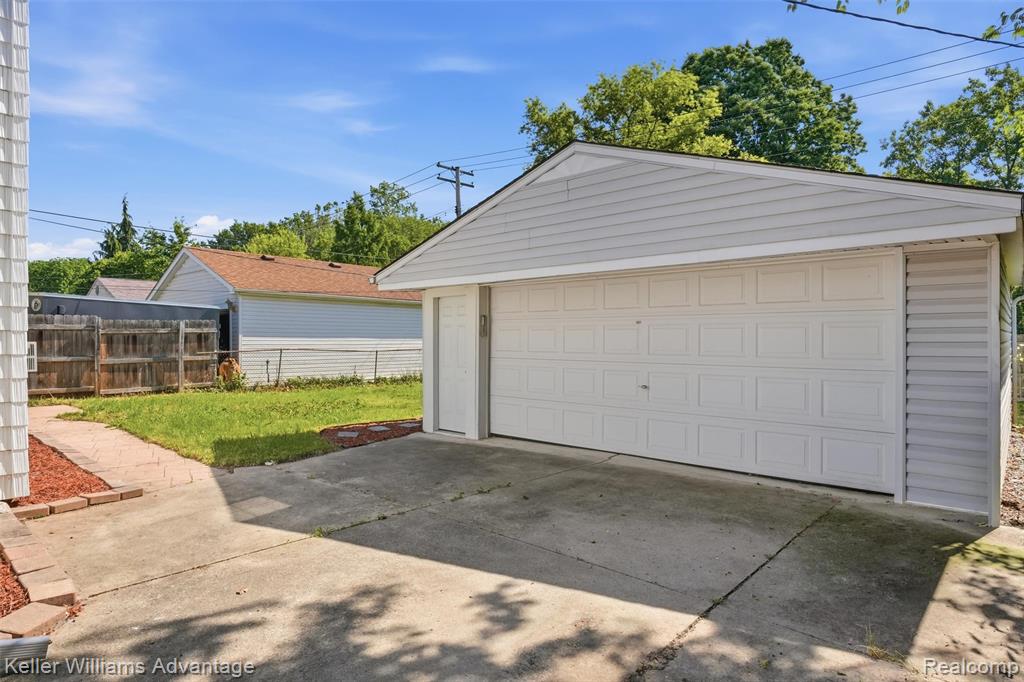 9883 William Street, Taylor, MI 48180 — Photo 37