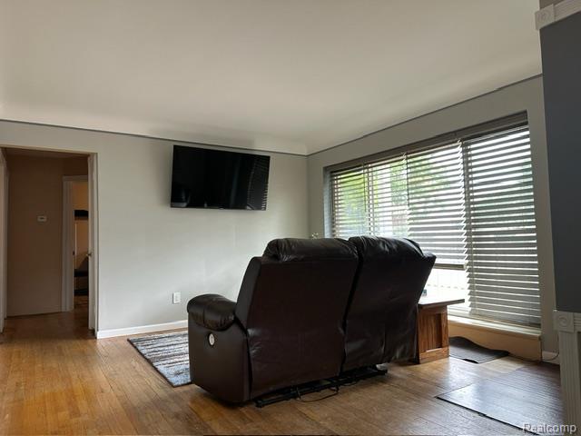 743 E Summit Street, Milford, MI 48381 — Photo 2