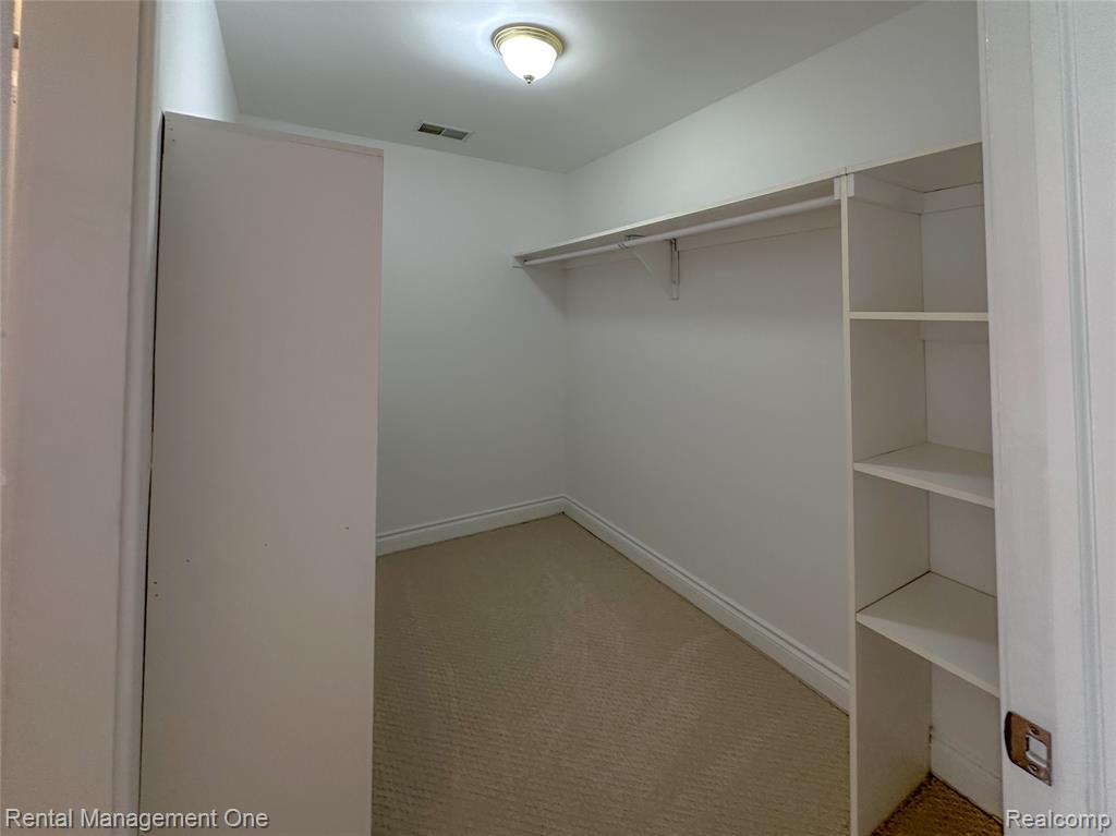 5742 PUTNAM Drive, West Bloomfield, MI 48323 — Photo 29
