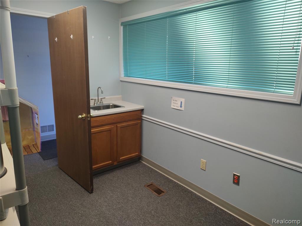 5154 Miller Road, H, Flint, MI 48507 — Photo 15