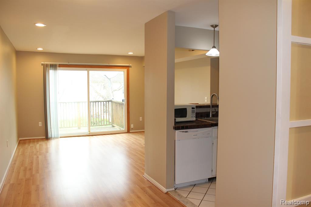 922 CHESTNUT HILL Drive, Auburn Hills, MI 48326 — Photo 22