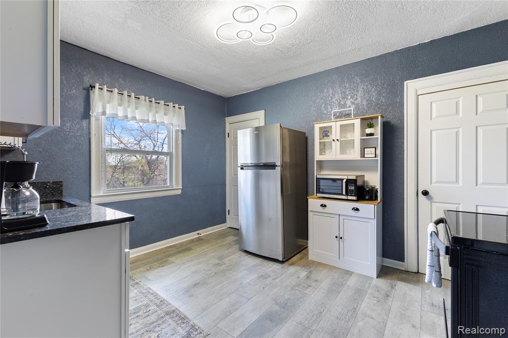512 Westminster Street, Detroit, MI 48202 — Photo 17