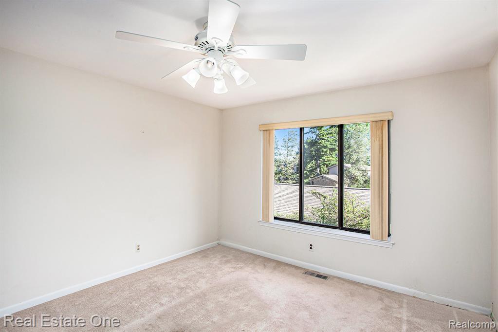 7187 Pebble Park Drive, West Bloomfield, MI — Photo 17