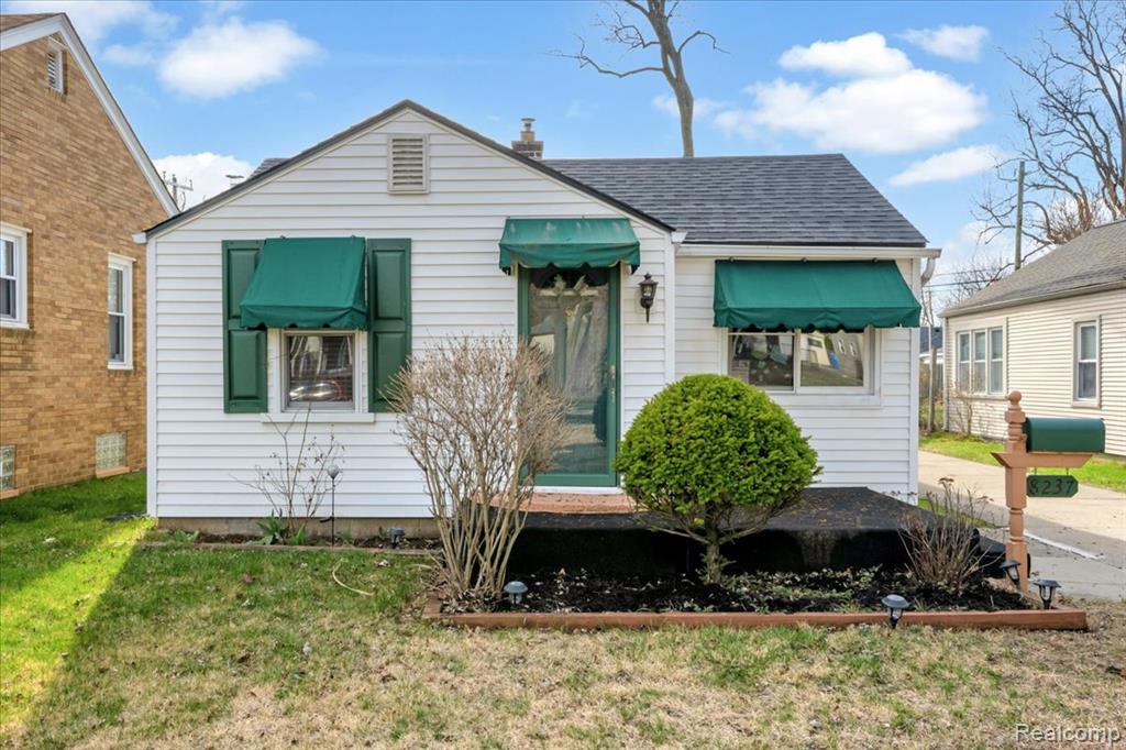 8237 Lenore Street, Dearborn Heights, MI 48127 — front exterior