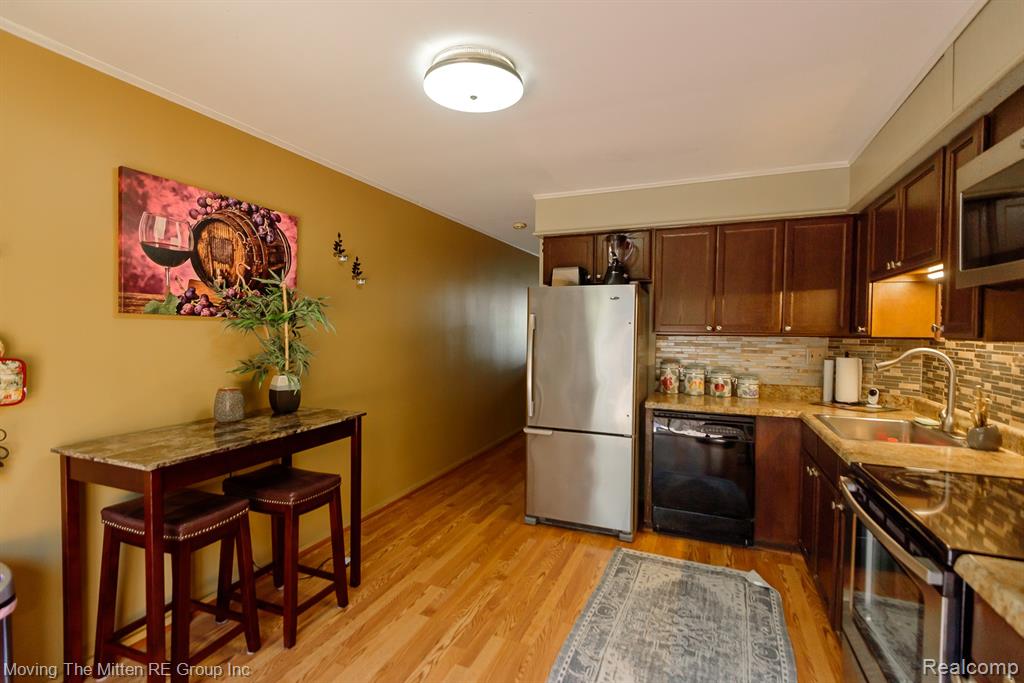 502 Estrada Drive, Belleville, MI 48111 — Photo 10