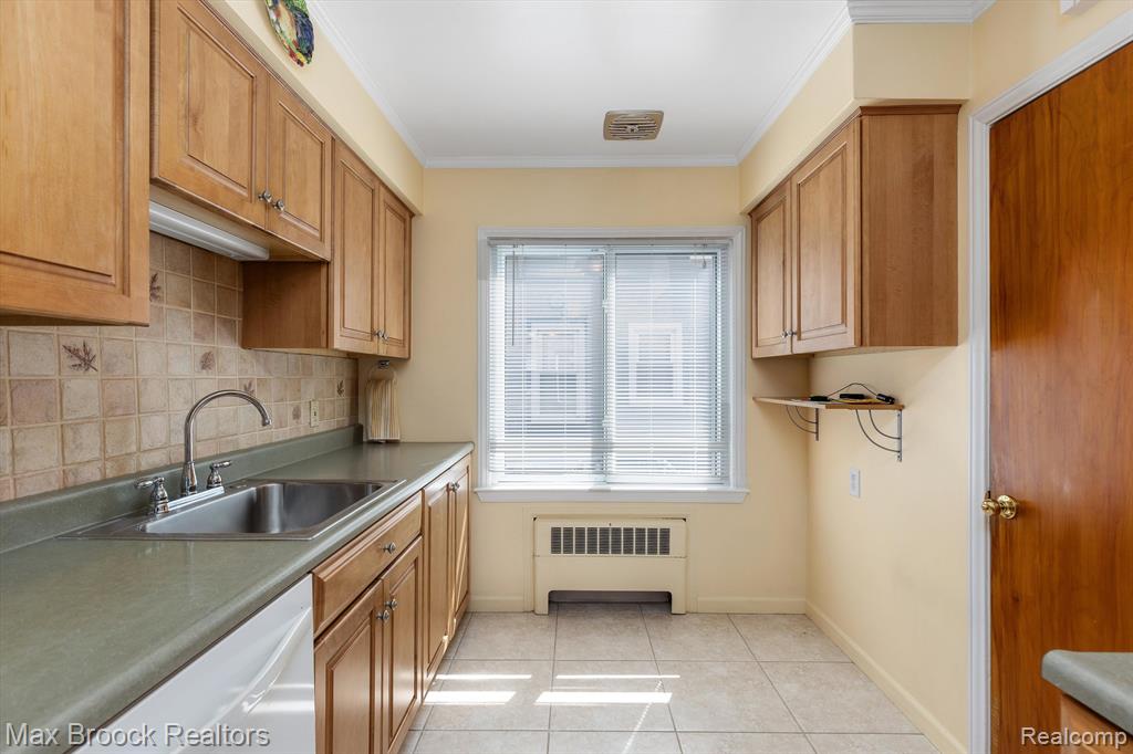 432 W CAMBOURNE Street, Ferndale, MI 48220 — Photo 12