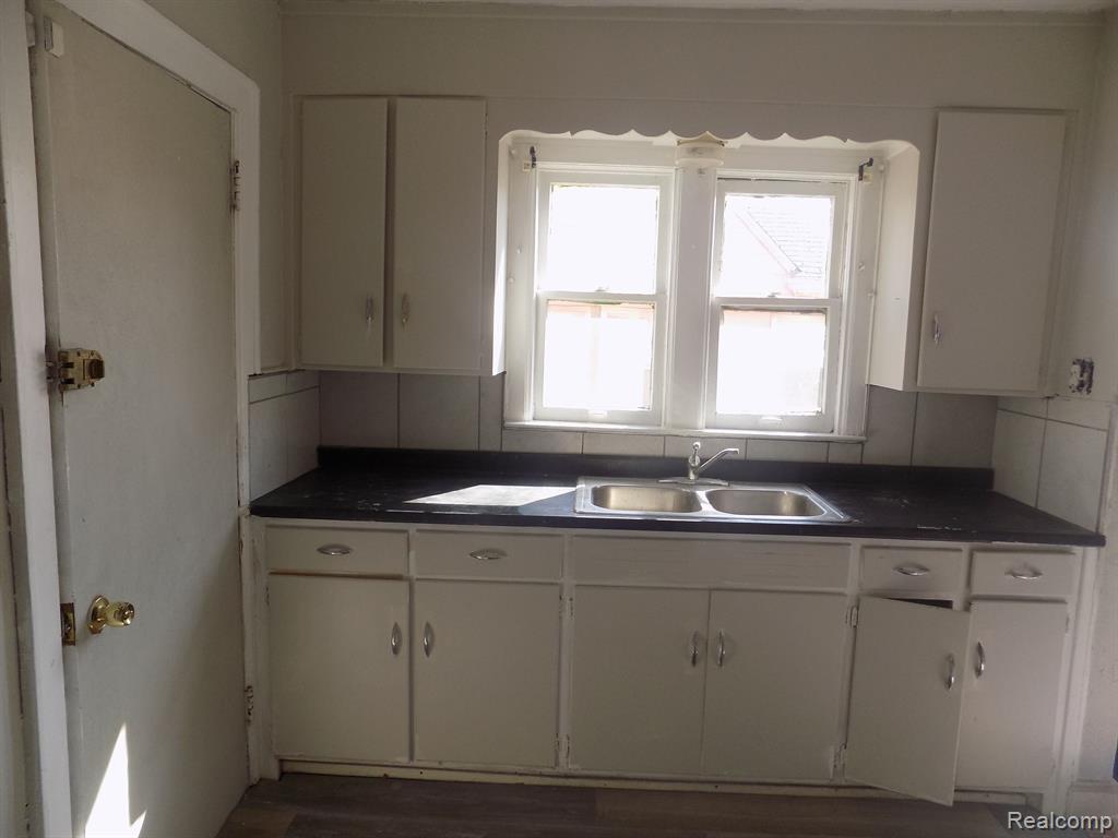 14137 MANSFIELD Street, Detroit, MI 48227 — Photo 7